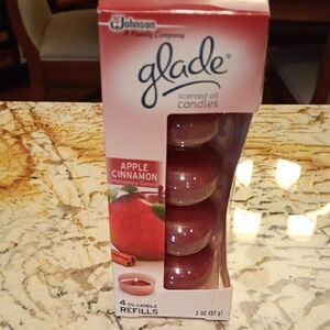 Glade Apple Cinnamon Scented Oil Refill Pack — Red and White